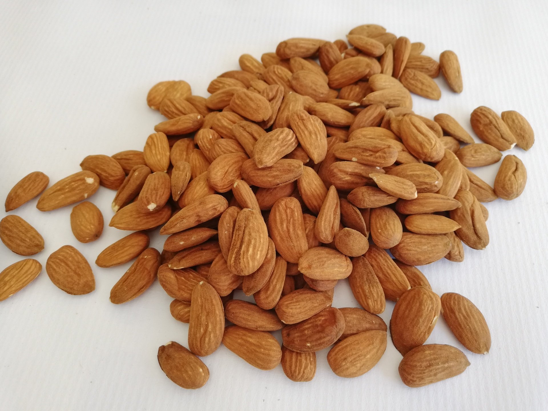 Ağın Bademi (1 Kg)